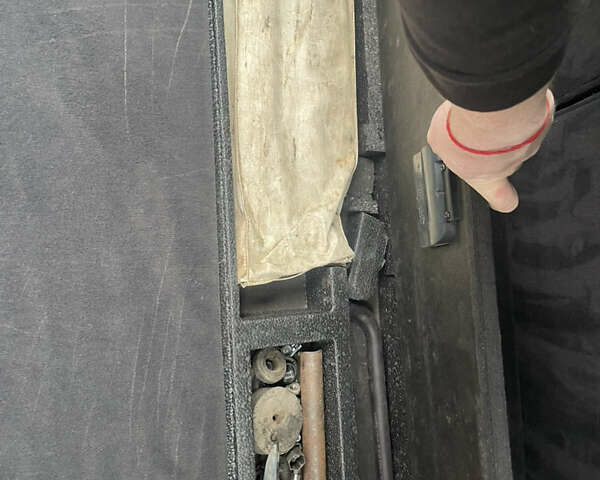 Серый Ауди А6, объемом двигателя 2.5 л и пробегом 306 тыс. км за 3600 $, фото 17 на Automoto.ua