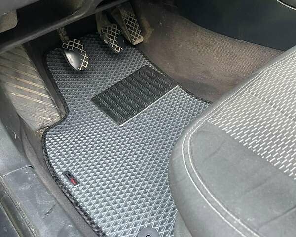 Сірий Ауді А6, об'ємом двигуна 2.5 л та пробігом 560 тис. км за 4000 $, фото 1 на Automoto.ua