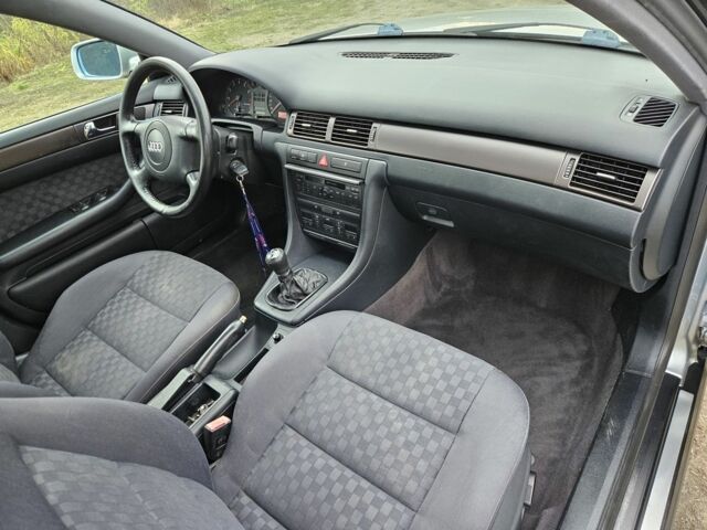 Серый Ауди А6, объемом двигателя 2.4 л и пробегом 256 тыс. км за 1650 $, фото 8 на Automoto.ua