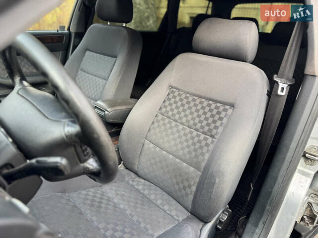 Серый Ауди А6, объемом двигателя 2.4 л и пробегом 347 тыс. км за 1400 $, фото 6 на Automoto.ua