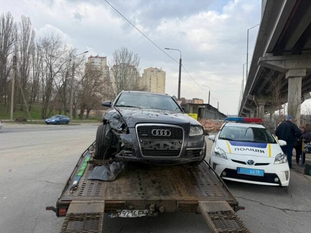 Сірий Ауді А6, об'ємом двигуна 1.6 л та пробігом 290 тис. км за 1700 $, фото 2 на Automoto.ua