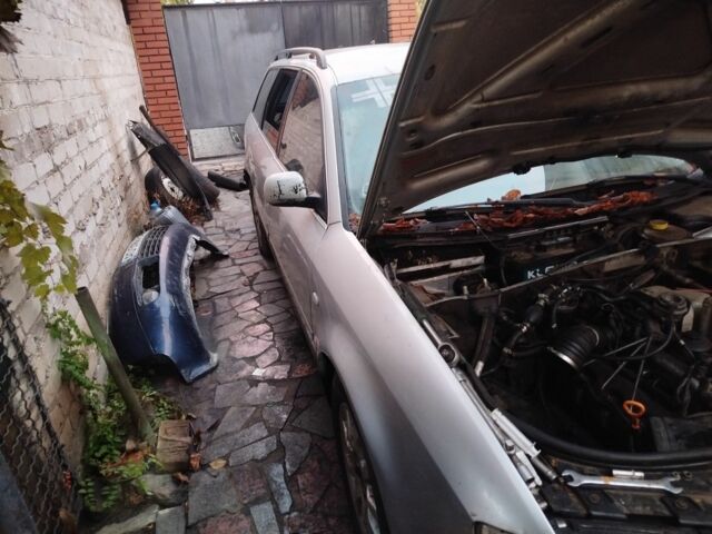 Ауди А6 2000 в Синельниковом на Automoto.ua Серый Ауди А6, объемом двигателя 2 л и пробегом 350 тыс. км за 1100 $, фото 2 на Automoto.ua