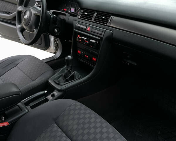 Серый Ауди А6, объемом двигателя 2.5 л и пробегом 321 тыс. км за 4650 $, фото 7 на Automoto.ua