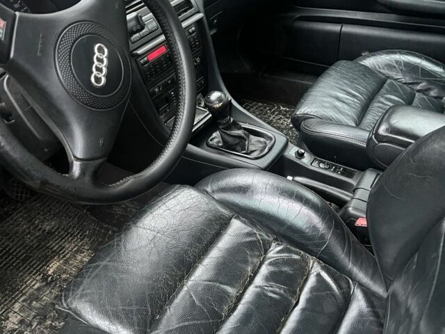 Серый Ауди А6, объемом двигателя 2.5 л и пробегом 350 тыс. км за 1600 $, фото 4 на Automoto.ua