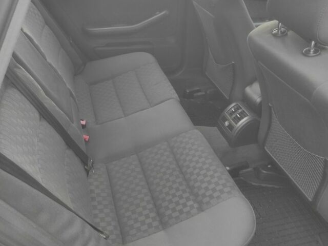 Серый Ауди А6, объемом двигателя 2.5 л и пробегом 300 тыс. км за 2500 $, фото 5 на Automoto.ua