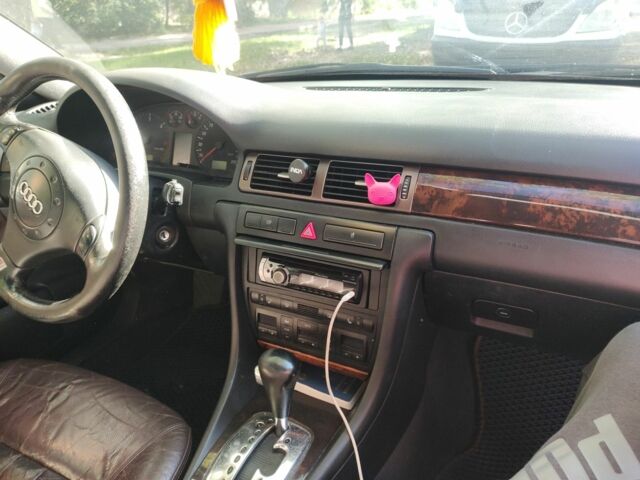 Серый Ауди А6, объемом двигателя 2.5 л и пробегом 365 тыс. км за 3600 $, фото 4 на Automoto.ua