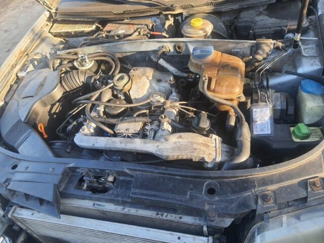 Серый Ауди А6, объемом двигателя 2.5 л и пробегом 380 тыс. км за 1600 $, фото 7 на Automoto.ua