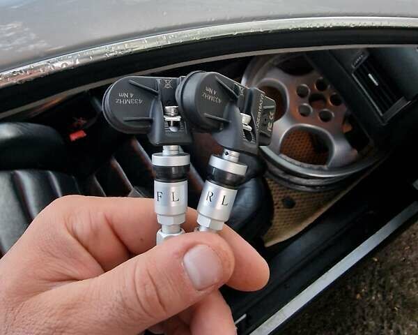Серый Ауди А6, объемом двигателя 2.39 л и пробегом 230 тыс. км за 5000 $, фото 12 на Automoto.ua
