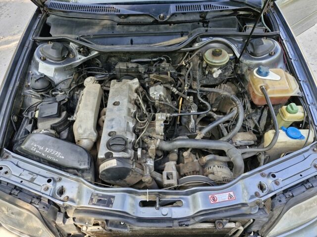 Серый Ауди А6, объемом двигателя 2 л и пробегом 200 тыс. км за 1400 $, фото 7 на Automoto.ua