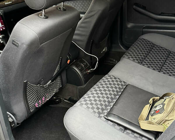 Сірий Ауді А6, об'ємом двигуна 2.5 л та пробігом 250 тис. км за 6000 $, фото 9 на Automoto.ua