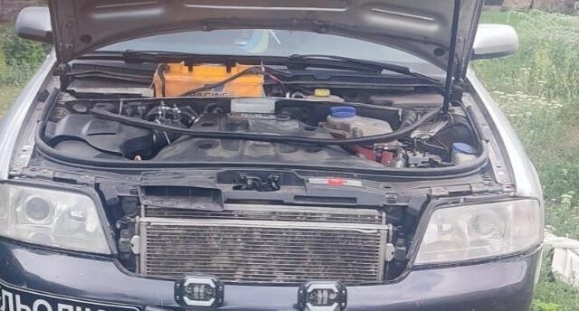 Серый Ауди А6, объемом двигателя 2.5 л и пробегом 379 тыс. км за 5000 $, фото 5 на Automoto.ua