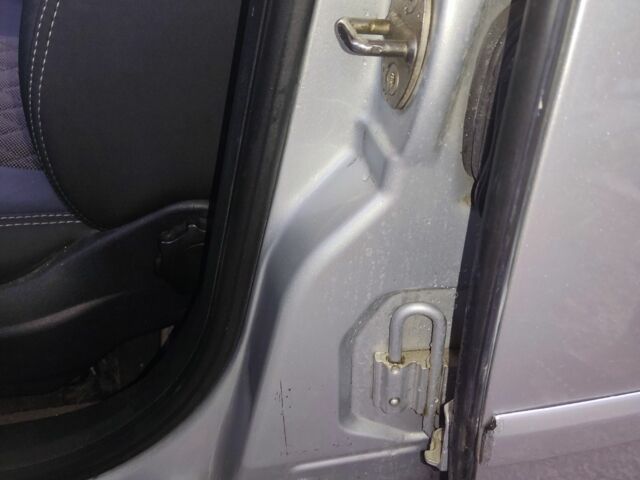 Серый Ауди А6, объемом двигателя 2.5 л и пробегом 300 тыс. км за 5500 $, фото 6 на Automoto.ua