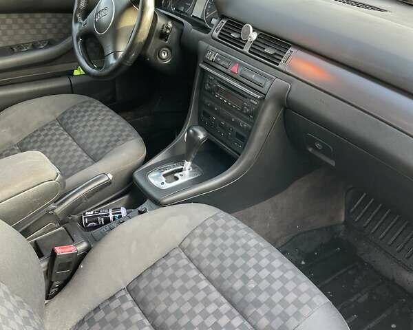 Серый Ауди А6, объемом двигателя 1.8 л и пробегом 387 тыс. км за 4700 $, фото 1 на Automoto.ua