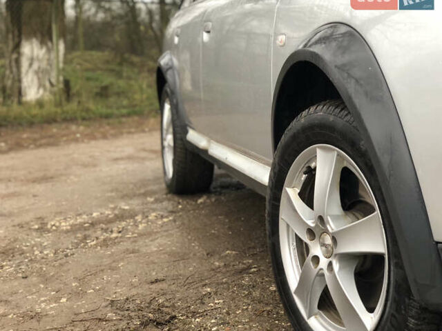 Серый Ауди А6, объемом двигателя 2.5 л и пробегом 350 тыс. км за 4499 $, фото 5 на Automoto.ua