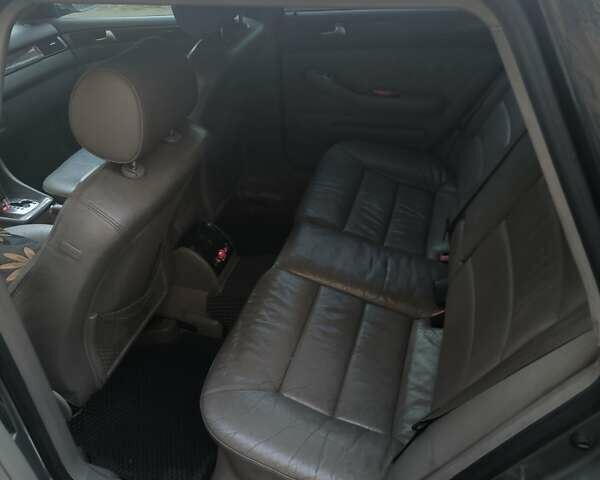 Серый Ауди А6, объемом двигателя 2.5 л и пробегом 358 тыс. км за 4300 $, фото 6 на Automoto.ua