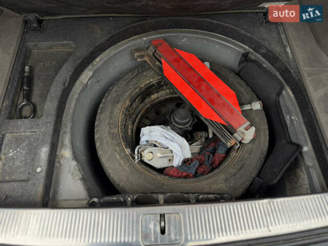 Серый Ауди А6, объемом двигателя 2.5 л и пробегом 330 тыс. км за 3950 $, фото 25 на Automoto.ua