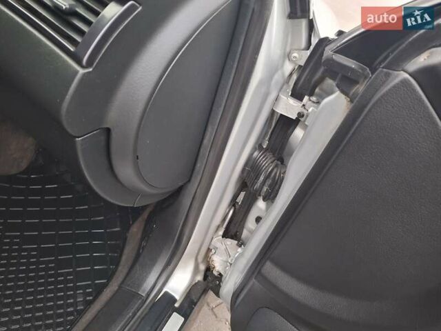 Серый Ауди А6, объемом двигателя 2.5 л и пробегом 300 тыс. км за 5850 $, фото 12 на Automoto.ua