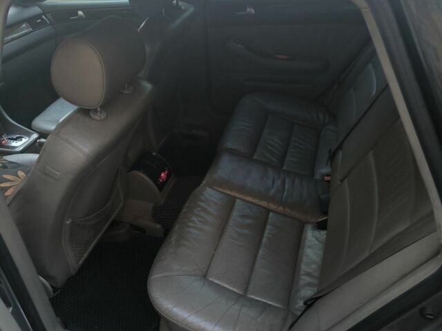 Серый Ауди А6, объемом двигателя 2.5 л и пробегом 300 тыс. км за 4200 $, фото 7 на Automoto.ua