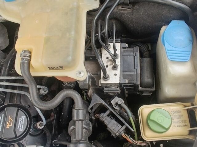 Сірий Ауді А6, об'ємом двигуна 2.5 л та пробігом 350 тис. км за 4200 $, фото 4 на Automoto.ua