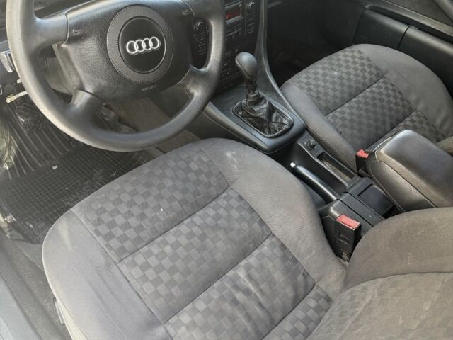 Серый Ауди А6, объемом двигателя 2.5 л и пробегом 300 тыс. км за 2000 $, фото 2 на Automoto.ua