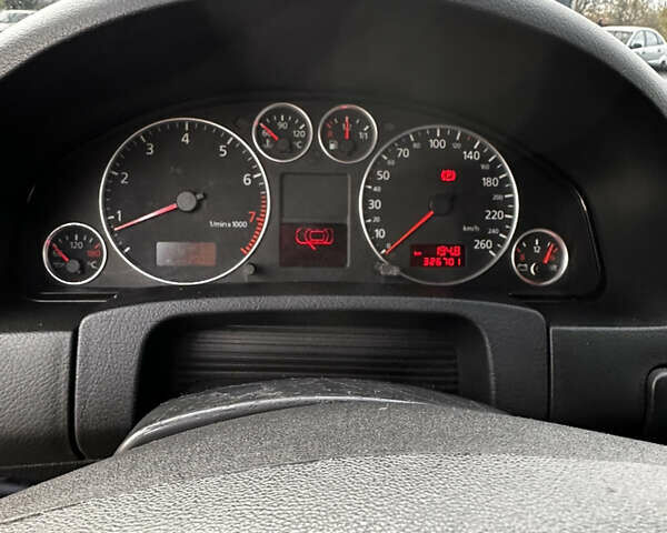 Серый Ауди А6, объемом двигателя 2.39 л и пробегом 328 тыс. км за 3800 $, фото 9 на Automoto.ua