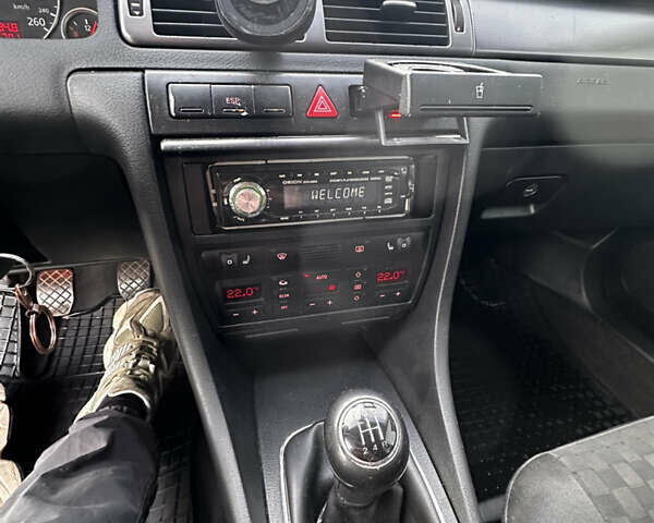 Серый Ауди А6, объемом двигателя 2.39 л и пробегом 328 тыс. км за 3800 $, фото 11 на Automoto.ua