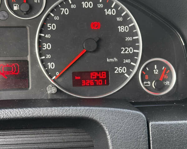 Серый Ауди А6, объемом двигателя 2.39 л и пробегом 328 тыс. км за 3800 $, фото 10 на Automoto.ua