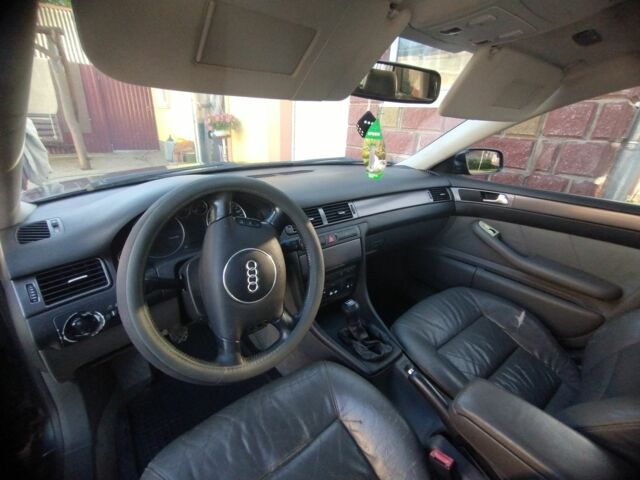 Ауди А6 2003 в Здолбунове на Automoto.ua Серый Ауди А6, объемом двигателя 2.5 л и пробегом 330 тыс. км за 4600 $, фото 3 на Automoto.ua
