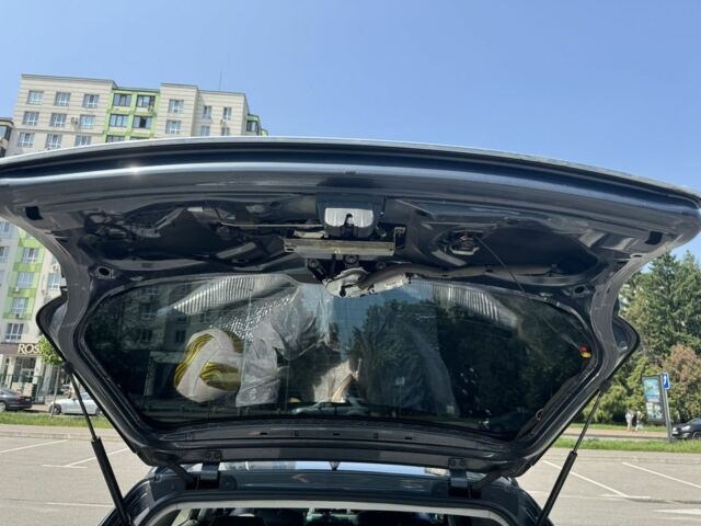 Серый Ауди А6, объемом двигателя 1.9 л и пробегом 325 тыс. км за 4023 $, фото 2 на Automoto.ua