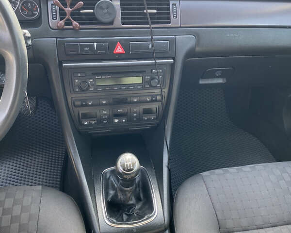 Серый Ауди А6, объемом двигателя 1.8 л и пробегом 270 тыс. км за 5000 $, фото 22 на Automoto.ua