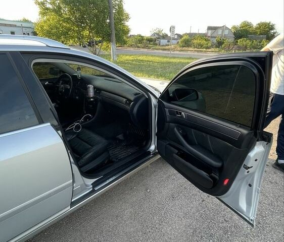 Серый Ауди А6, объемом двигателя 2.4 л и пробегом 260 тыс. км за 3200 $, фото 6 на Automoto.ua