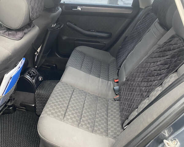 Серый Ауди А6, объемом двигателя 2.5 л и пробегом 356 тыс. км за 3600 $, фото 2 на Automoto.ua