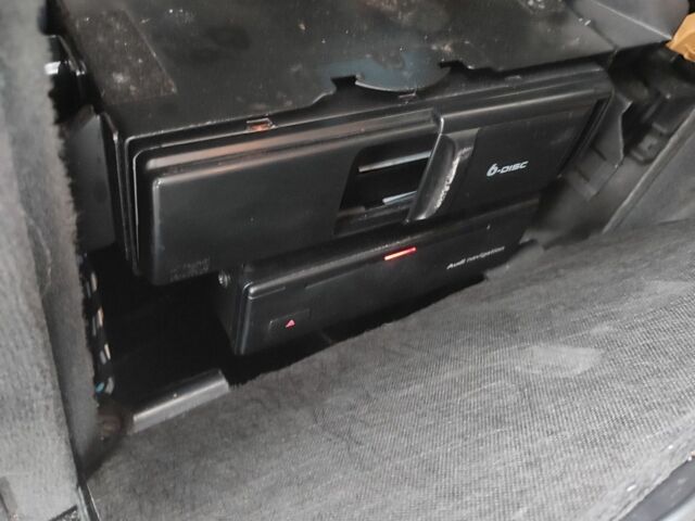 Сірий Ауді А6, об'ємом двигуна 2.5 л та пробігом 287 тис. км за 4555 $, фото 7 на Automoto.ua