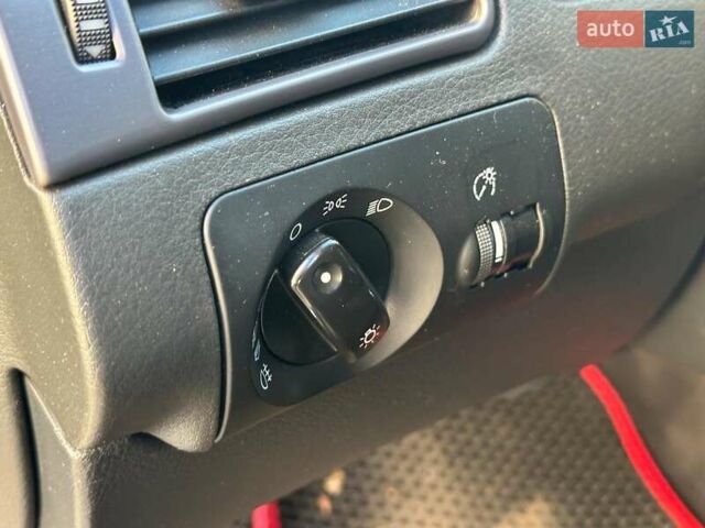 Серый Ауди А6, объемом двигателя 2.5 л и пробегом 296 тыс. км за 5990 $, фото 9 на Automoto.ua