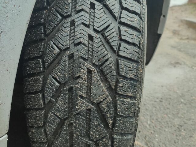 Сірий Ауді А6, об'ємом двигуна 2.5 л та пробігом 287 тис. км за 4555 $, фото 3 на Automoto.ua