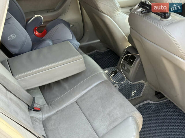 Серый Ауди А6, объемом двигателя 3.2 л и пробегом 262 тыс. км за 6200 $, фото 10 на Automoto.ua