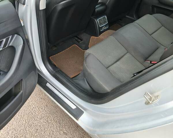 Сірий Ауді А6, об'ємом двигуна 2.4 л та пробігом 270 тис. км за 6000 $, фото 4 на Automoto.ua