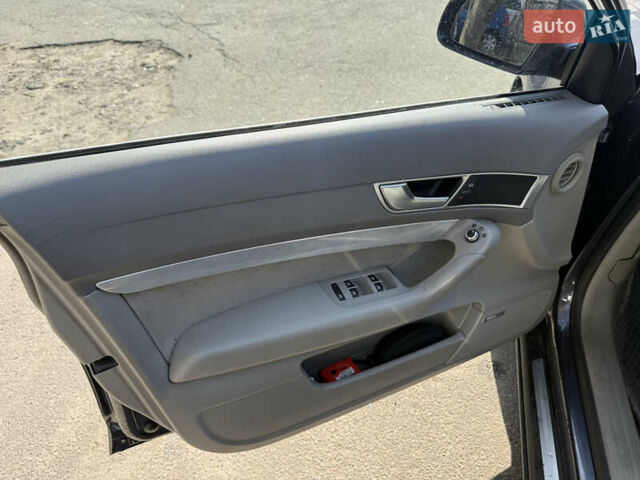 Серый Ауди А6, объемом двигателя 3.2 л и пробегом 262 тыс. км за 6200 $, фото 12 на Automoto.ua