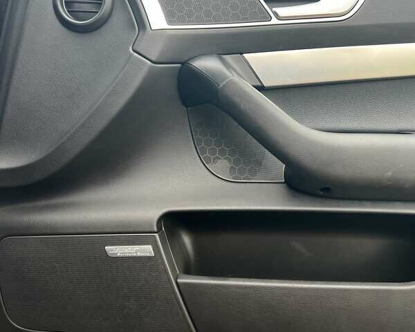 Сірий Ауді А6, об'ємом двигуна 2.4 л та пробігом 348 тис. км за 3300 $, фото 3 на Automoto.ua