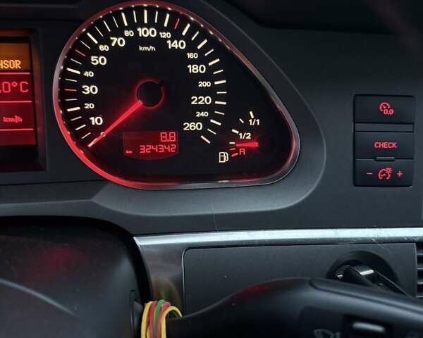 Серый Ауди А6, объемом двигателя 1.97 л и пробегом 325 тыс. км за 6450 $, фото 18 на Automoto.ua