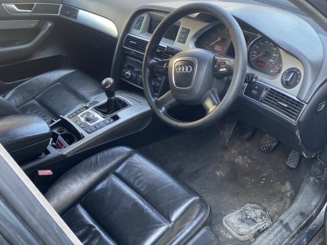 Сірий Ауді А6, об'ємом двигуна 2 л та пробігом 200 тис. км за 1500 $, фото 4 на Automoto.ua