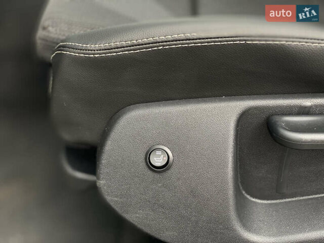 Сірий Ауді А6, об'ємом двигуна 1.98 л та пробігом 206 тис. км за 9999 $, фото 50 на Automoto.ua