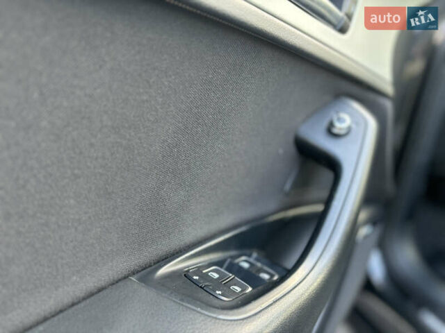 Сірий Ауді А6, об'ємом двигуна 1.98 л та пробігом 299 тис. км за 11000 $, фото 13 на Automoto.ua