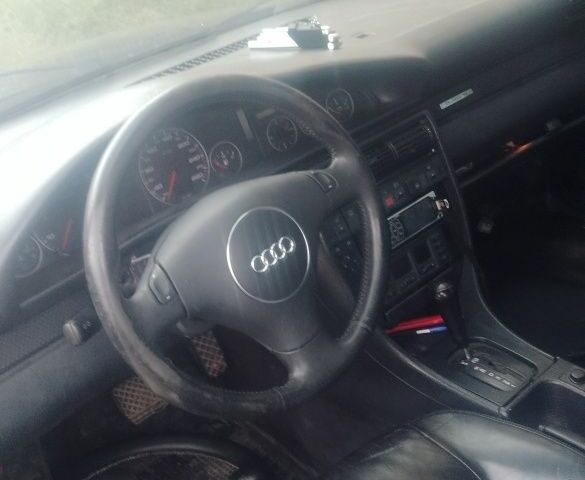 Синий Ауди А6, объемом двигателя 2.6 л и пробегом 360 тыс. км за 2800 $, фото 1 на Automoto.ua