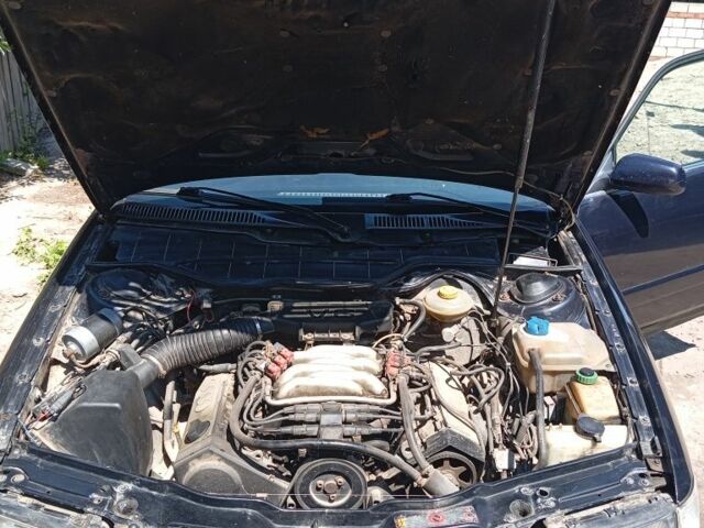 Синий Ауди А6, объемом двигателя 2.6 л и пробегом 400 тыс. км за 2500 $, фото 3 на Automoto.ua