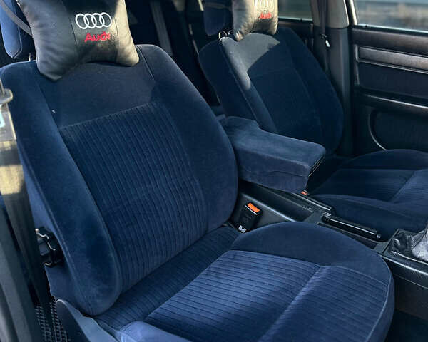 Синий Ауди А6, объемом двигателя 2.6 л и пробегом 290 тыс. км за 3700 $, фото 13 на Automoto.ua