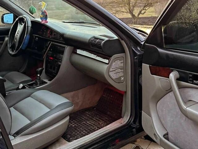 Синий Ауди А6, объемом двигателя 2 л и пробегом 380 тыс. км за 2650 $, фото 6 на Automoto.ua