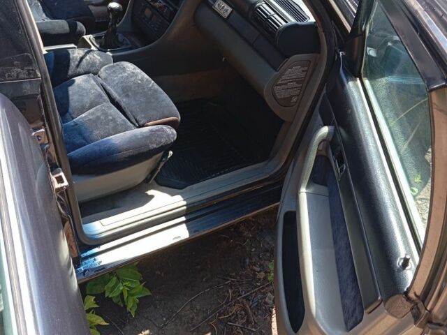 Синий Ауди А6, объемом двигателя 2.6 л и пробегом 400 тыс. км за 2500 $, фото 6 на Automoto.ua