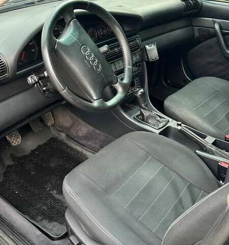 Синій Ауді А6, об'ємом двигуна 2.6 л та пробігом 215 тис. км за 5700 $, фото 1 на Automoto.ua