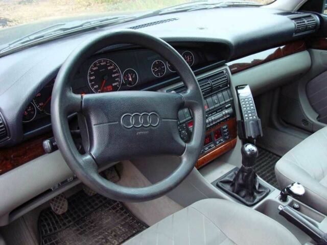 Синий Ауди А6, объемом двигателя 2.6 л и пробегом 238 тыс. км за 750 $, фото 1 на Automoto.ua